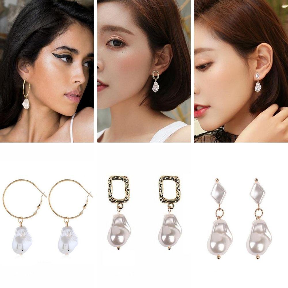 Genevie Freshwater Pearl Earrings